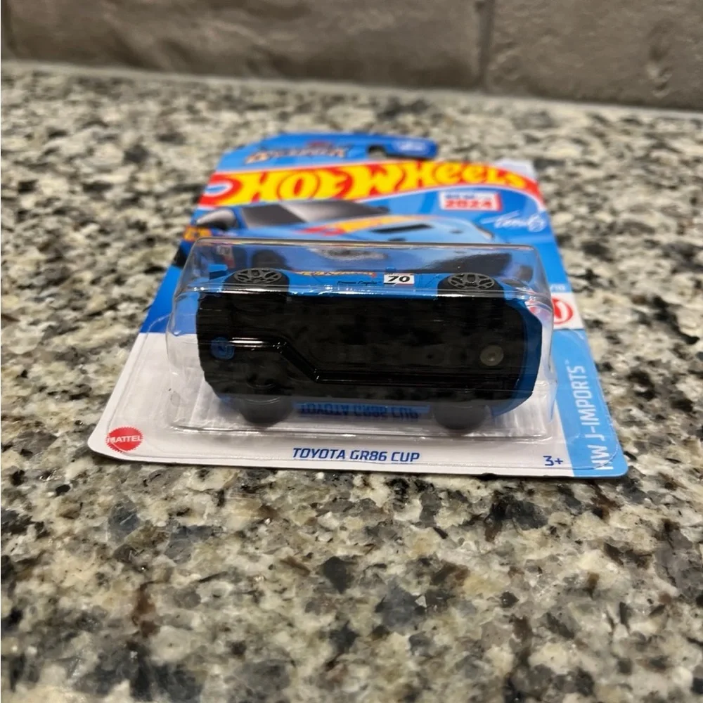 Hot Wheels Toyota GR86 Cup toy car 1/64 Imports Mattel